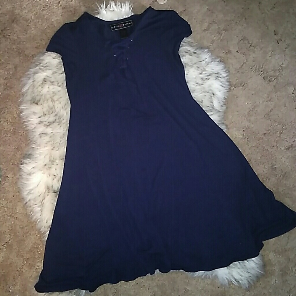Dress - Picture 1 of 2
